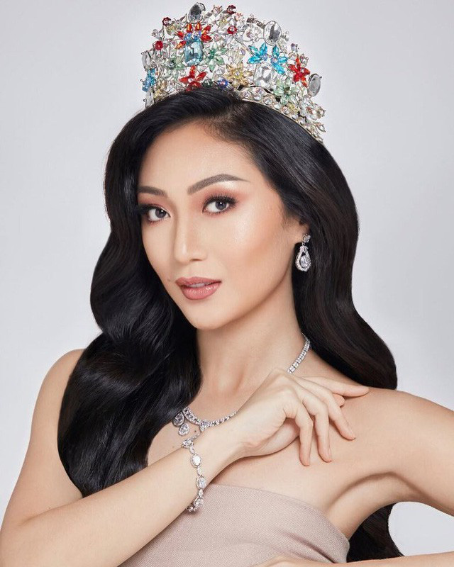 Nhan sắc gây tranh cãi của tân hoa hậu Trái Đất